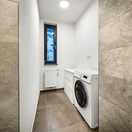 Riverside דירה *